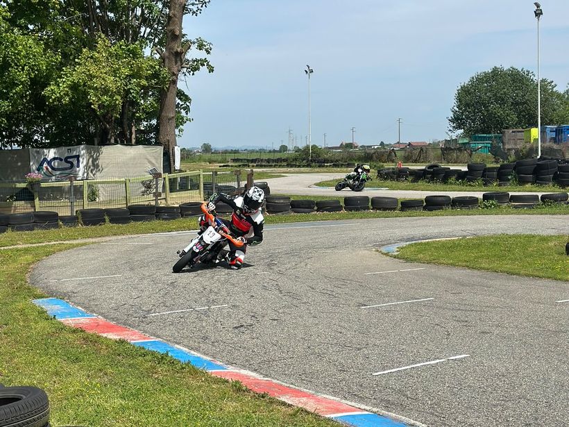 Turno di noleggio in pista al Mugellino